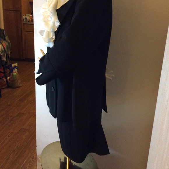 NWOT BLACK GORGEOUS LINED SUIT - Picture 2 of 8